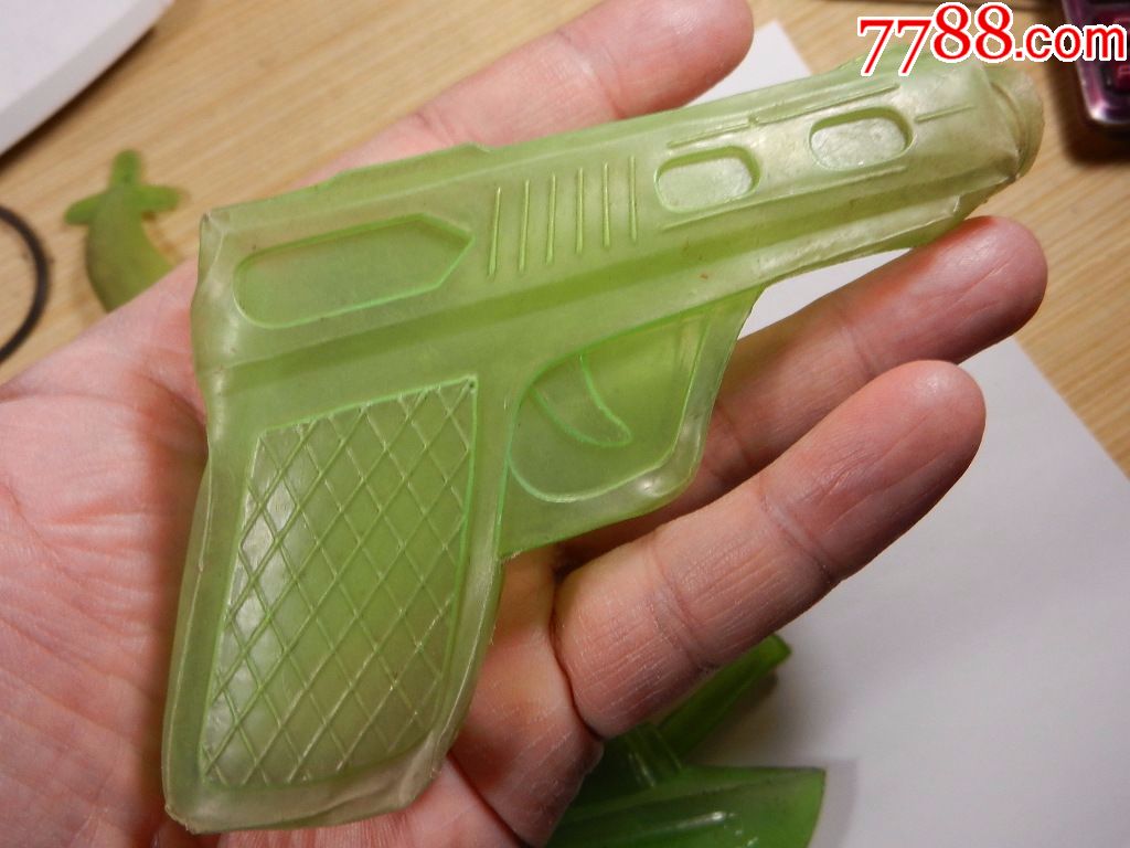 茶壶飞机手枪坦克(70后的玩具)