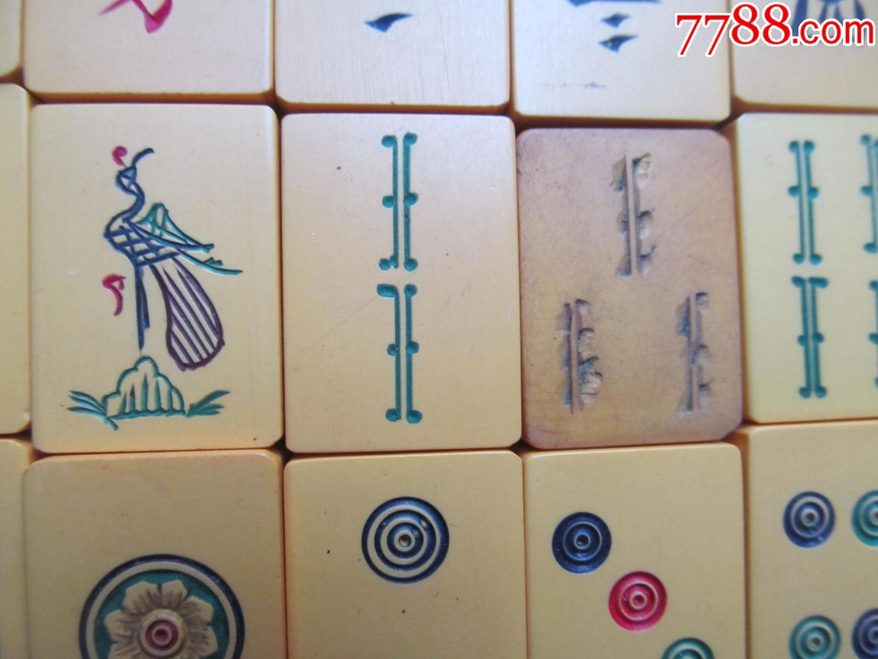 老麻将,原盒包装,几乎没怎么用过,三条及色子是后配的,快递费20元