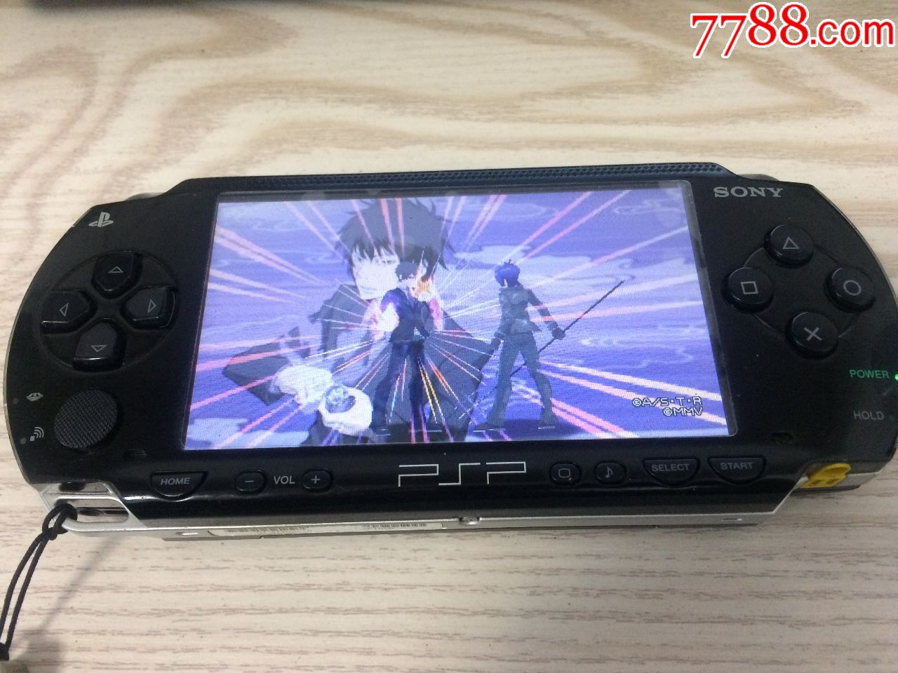 一台经典收藏sony索尼-psp-1006手掌游戏机