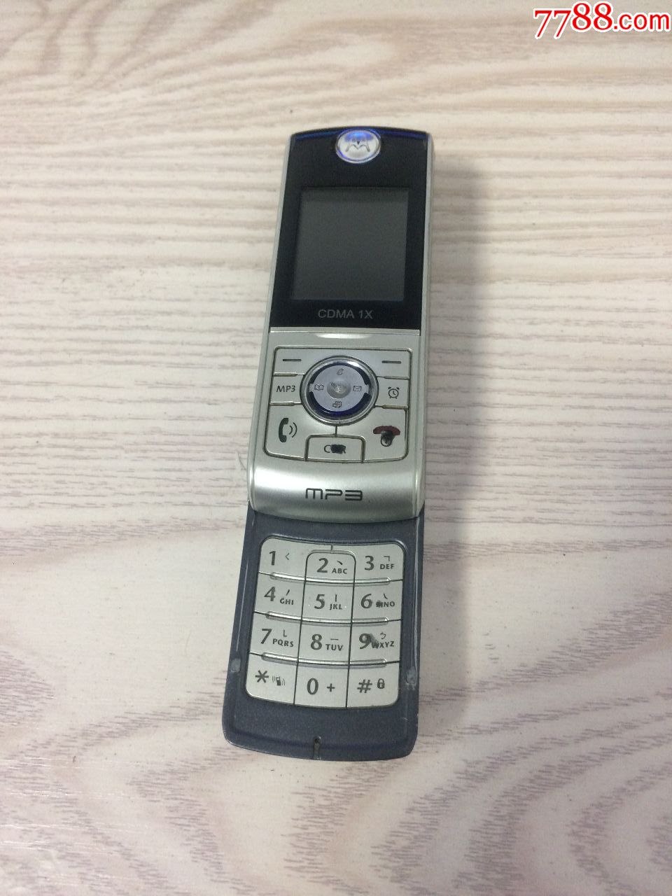 一台经典收藏摩托罗拉motorol滑盖手机,春节前快拍