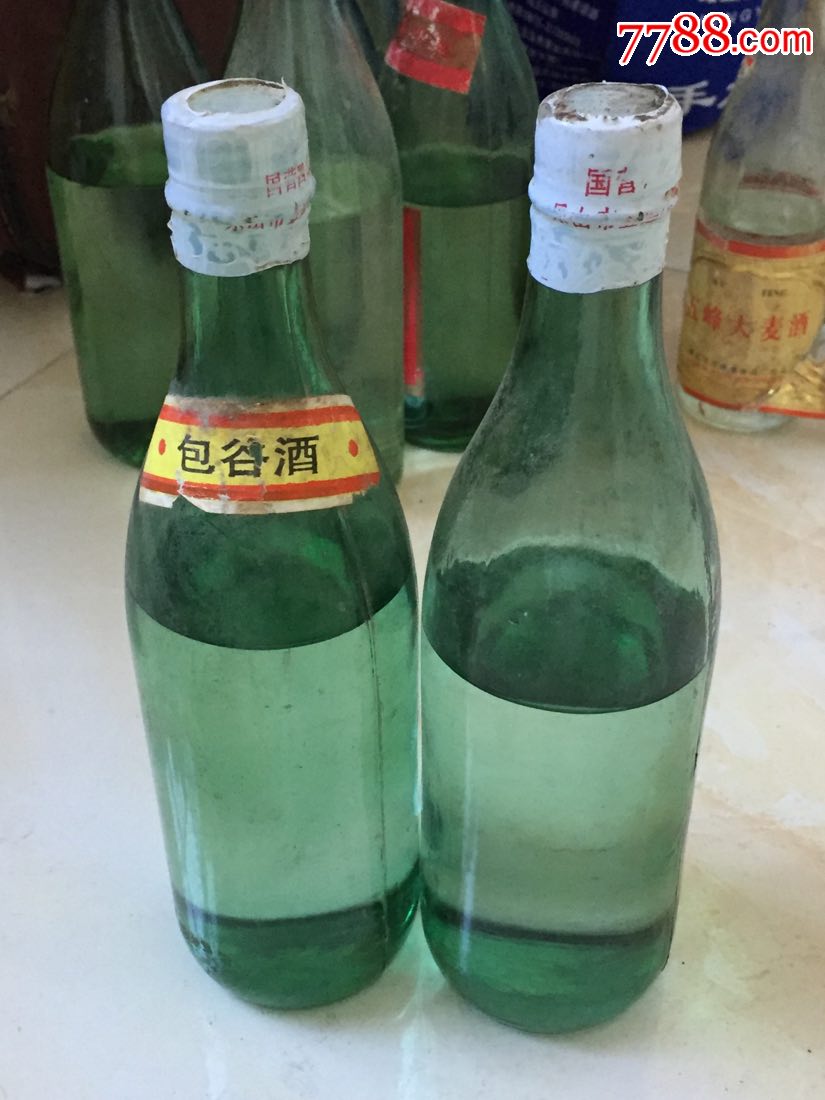早期原装未开的老包谷酒2瓶