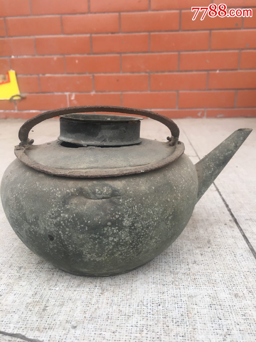 铜茶壶