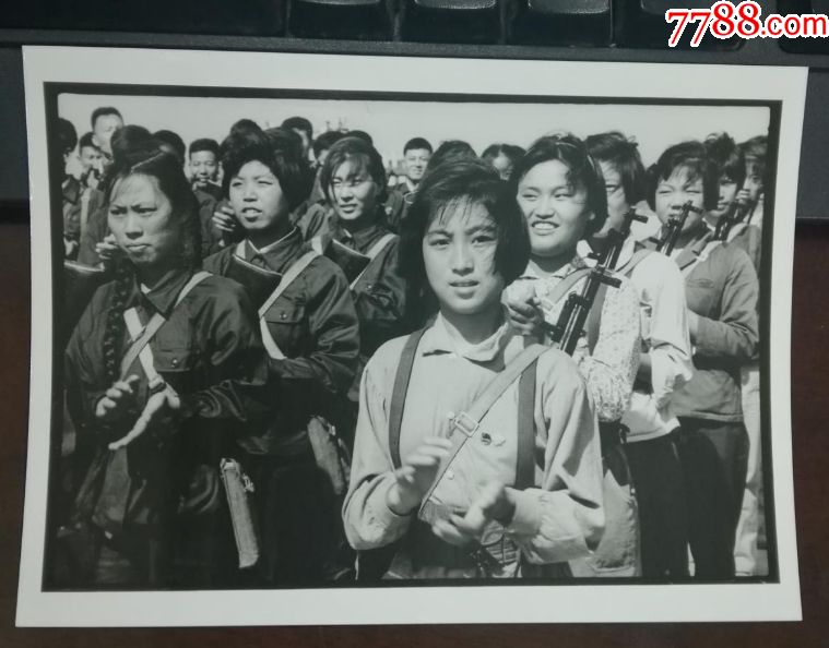 1967年女红卫民兵,清晰
