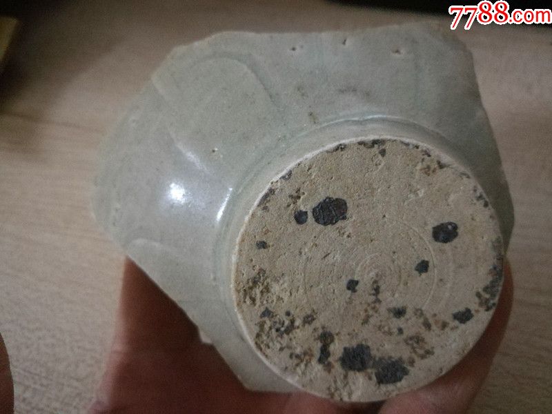 元代湖田窑影青瓷片两片
