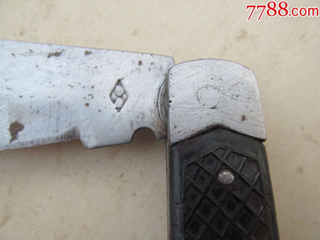 双鹿电工刀,刀上有标的,品相如图,瑕疵图中有示