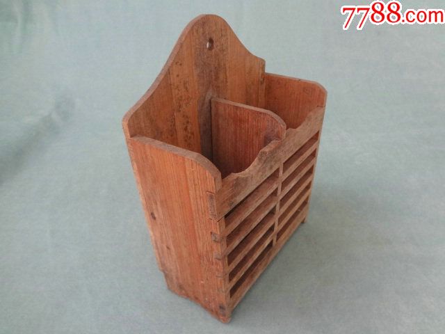 现已不多见的竹质老筷子笼,造型端庄,品相极佳