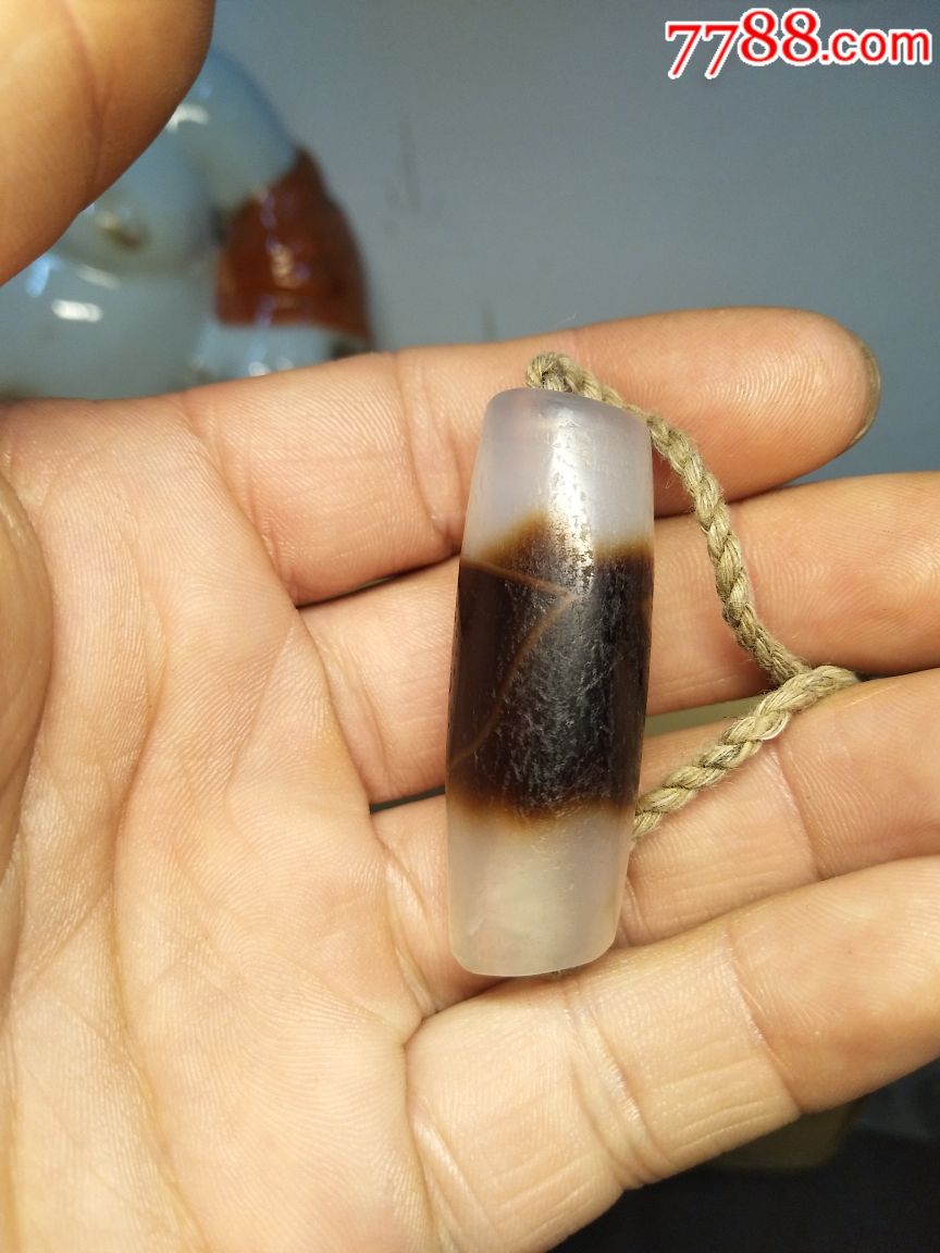 少见的玉髓天珠一颗