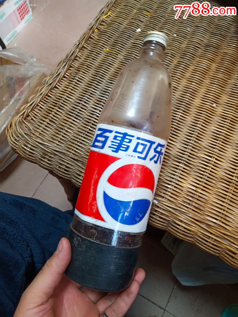 1.25l百事可乐空瓶一个,里头有渣,看好再拍