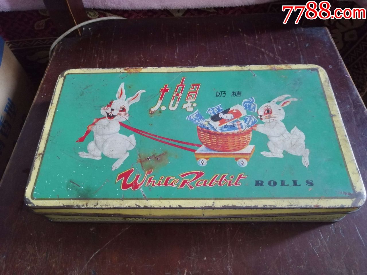 70年代大白兔奶糖铁皮盒