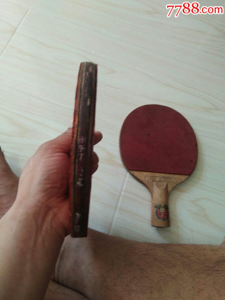2个兵兵球拍一起出