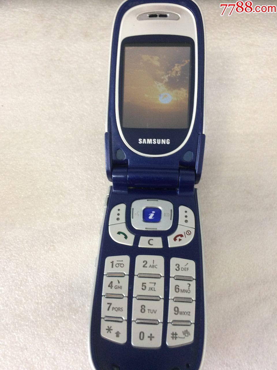 一台经典收藏情怀三星sgh-d108手机