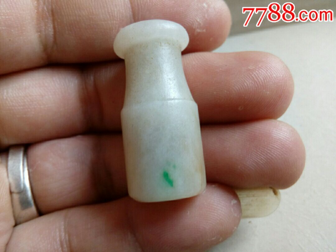 翡翠烟嘴9品$35099清代老烟袋嘴五品以下$32099清代老翡翠烟嘴