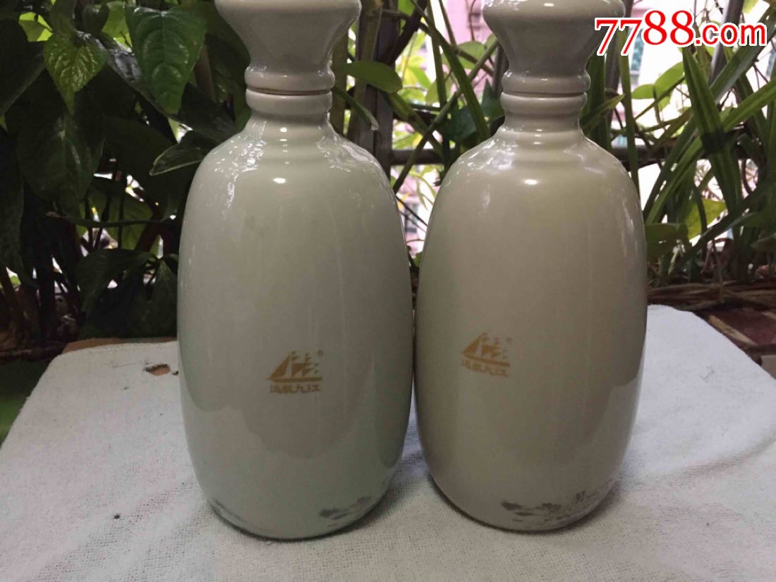 远航九江粤宴陶瓷酒瓶2个合售
