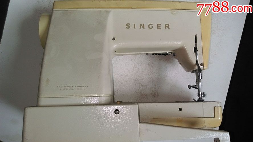 年代不详出品"singer"进口手提便携式电动缝纫机(年代