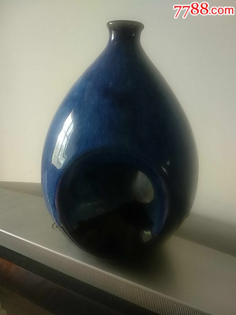 钧瓷酒瓶一只