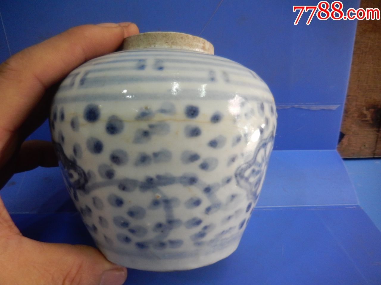 明朝时期德化青花瓷茶叶罐