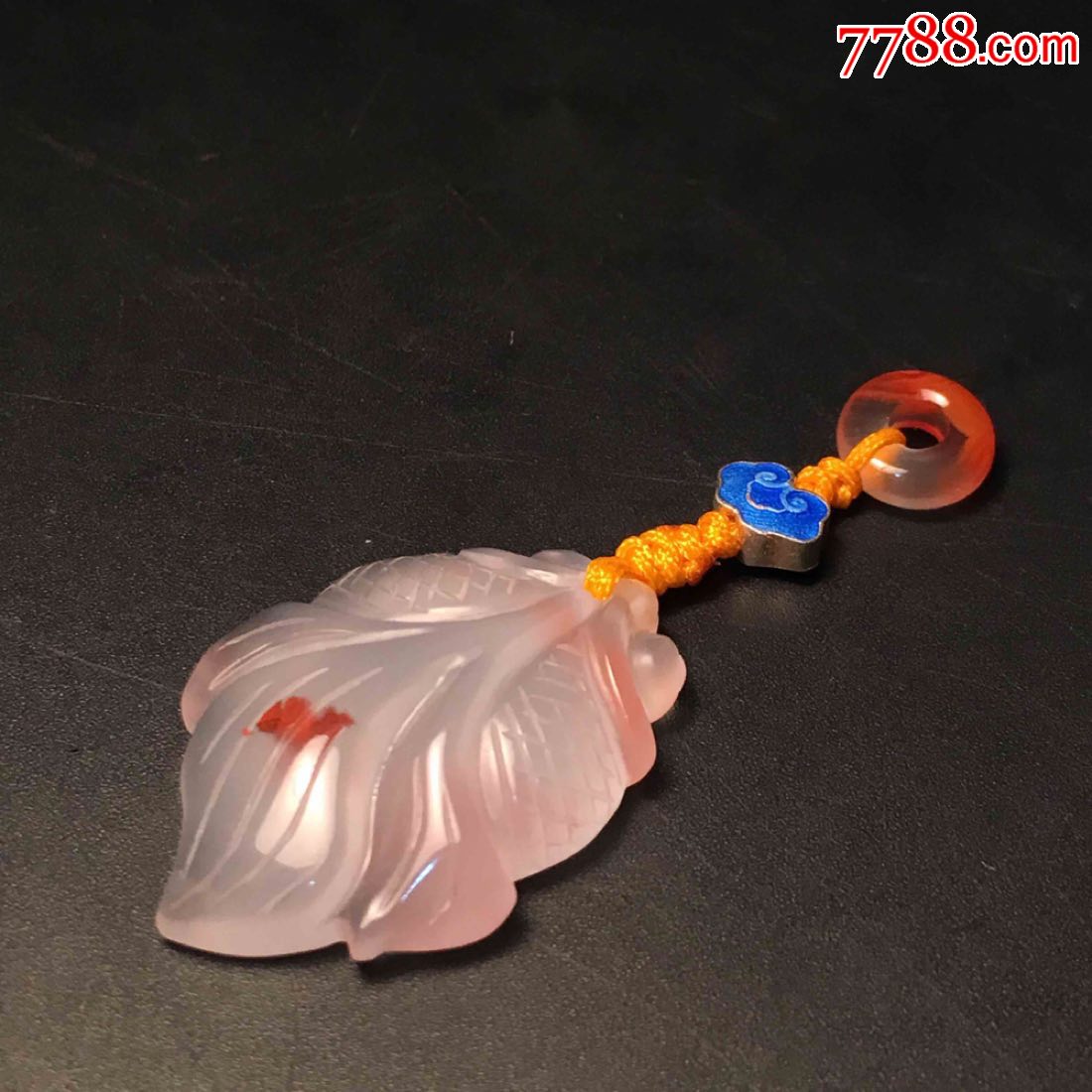 南红玛瑙飘花金鱼吊坠_价格50元_第1张