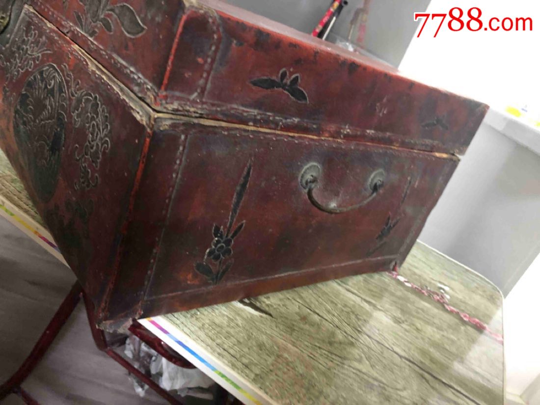 清末民初老皮箱(压花工艺,从清朝开始)