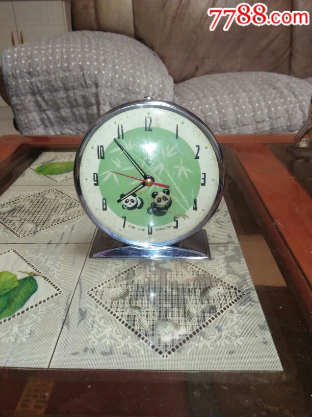 钻石牌熊猫摆动闹钟