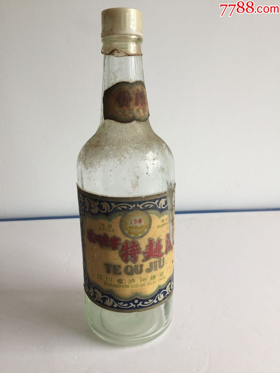 85年工农牌泸州老窖特曲酒瓶一个