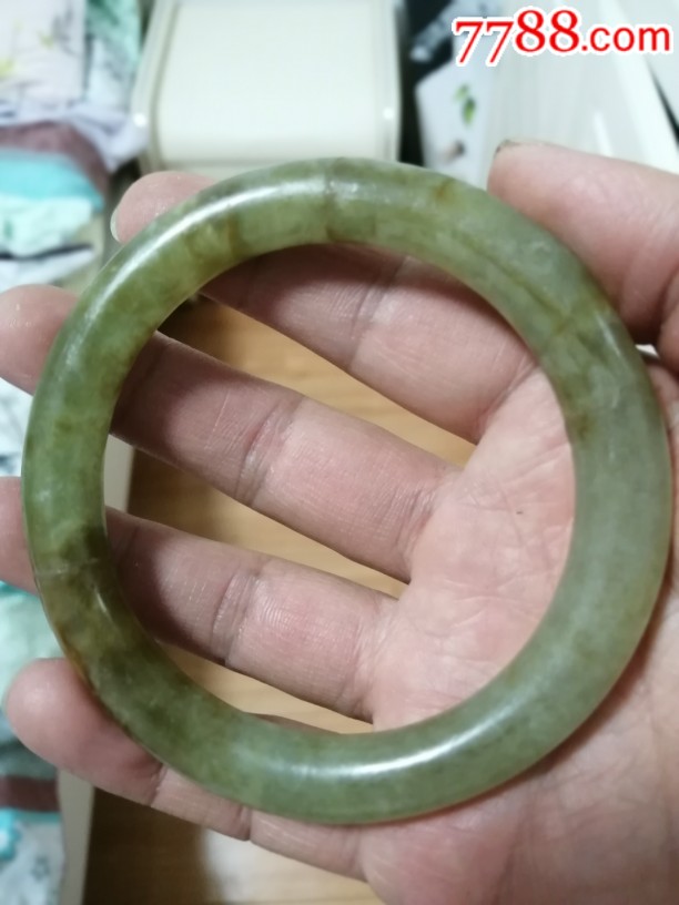 清代老翡翠手镯一支