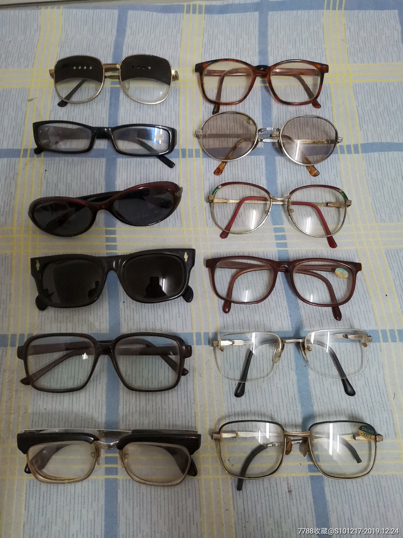 各种眼镜12个