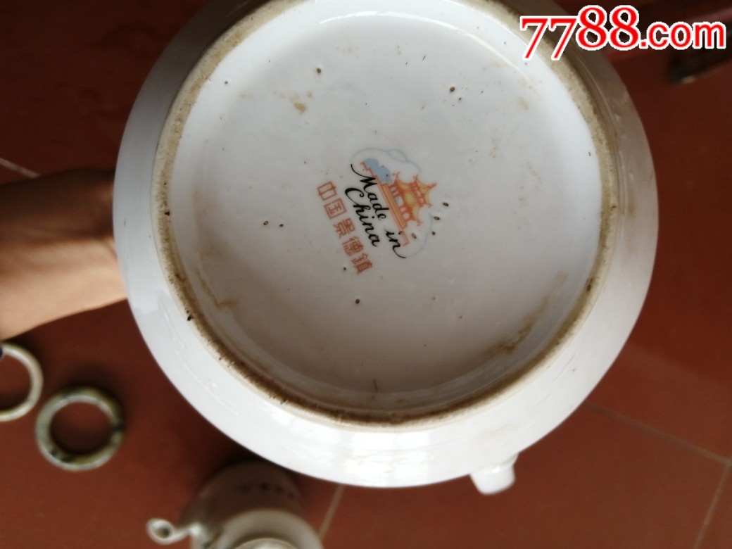 70年代景德镇手绘白瓷壶一把