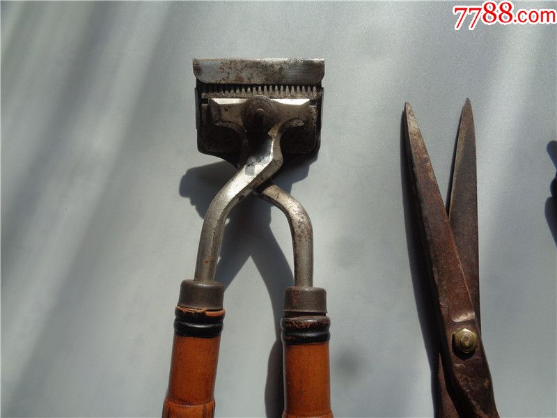 民国时期国外制作的理发工具一套4件