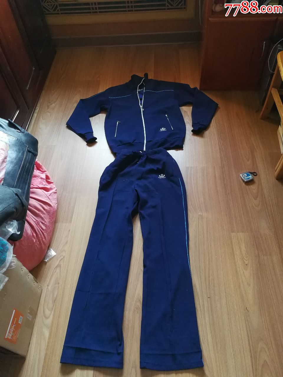 老式梅花牌运动服一套