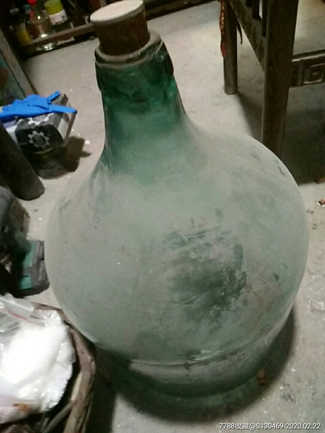 超大料器瓶子