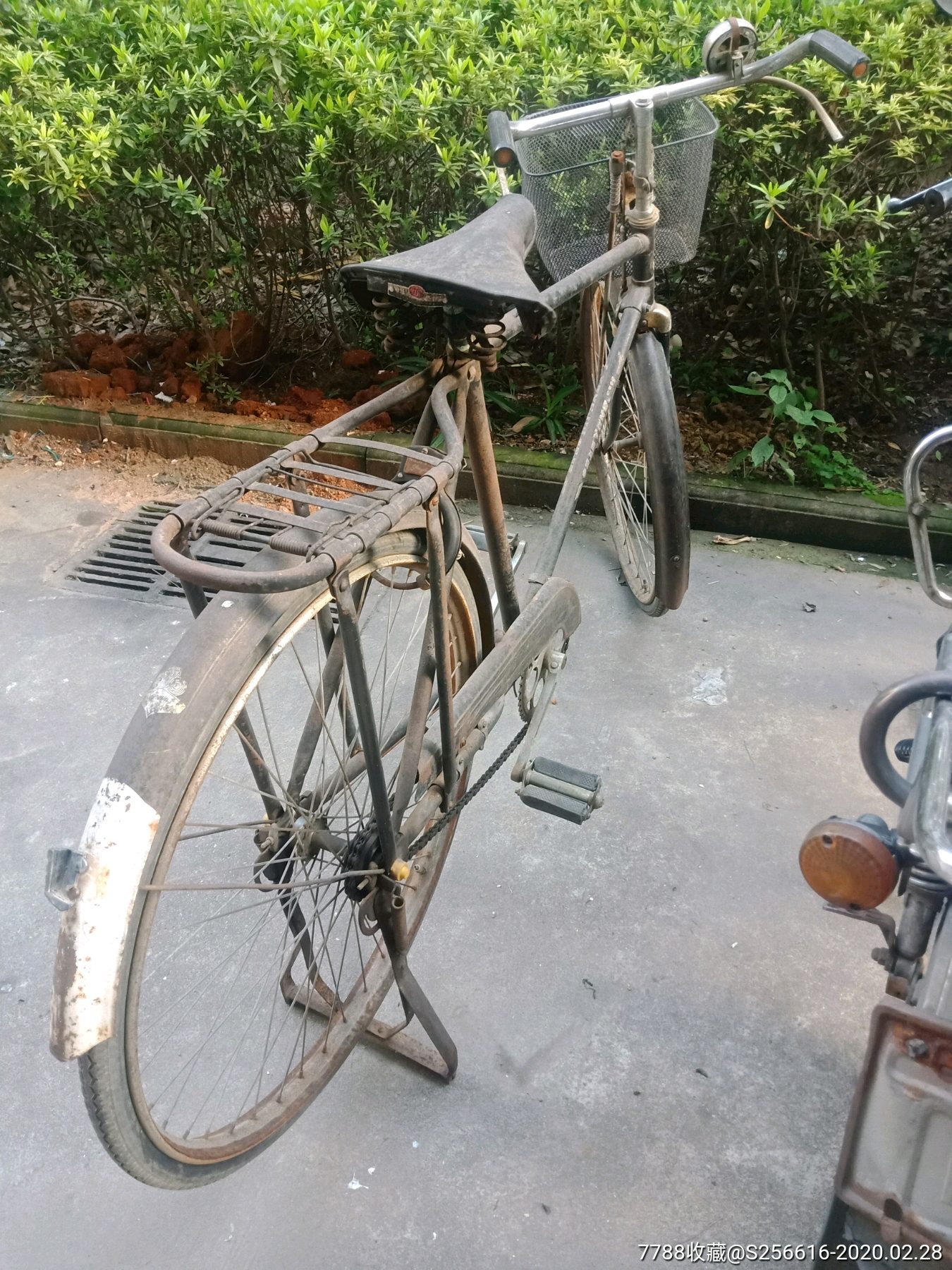 传统老式金鹿牌自行车，品相如图，保存完好，正常使用！包老包真-价格:700.0000元-au22623319-其他生活用具 -加价-7788 ...