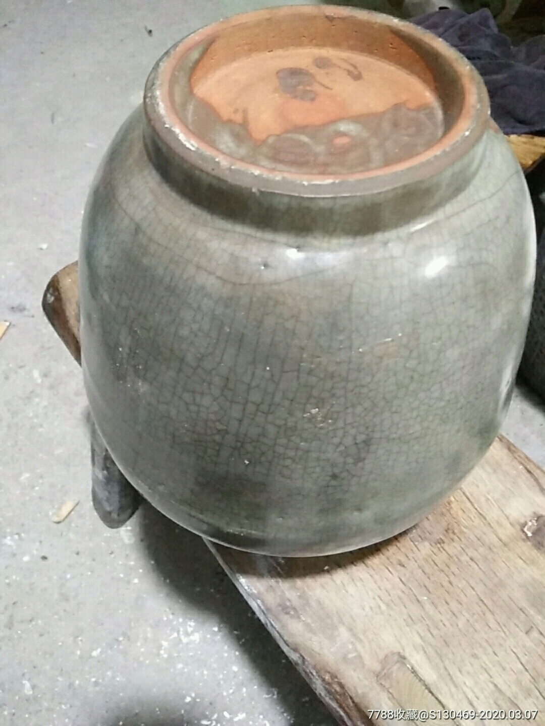 清代青釉开片罐