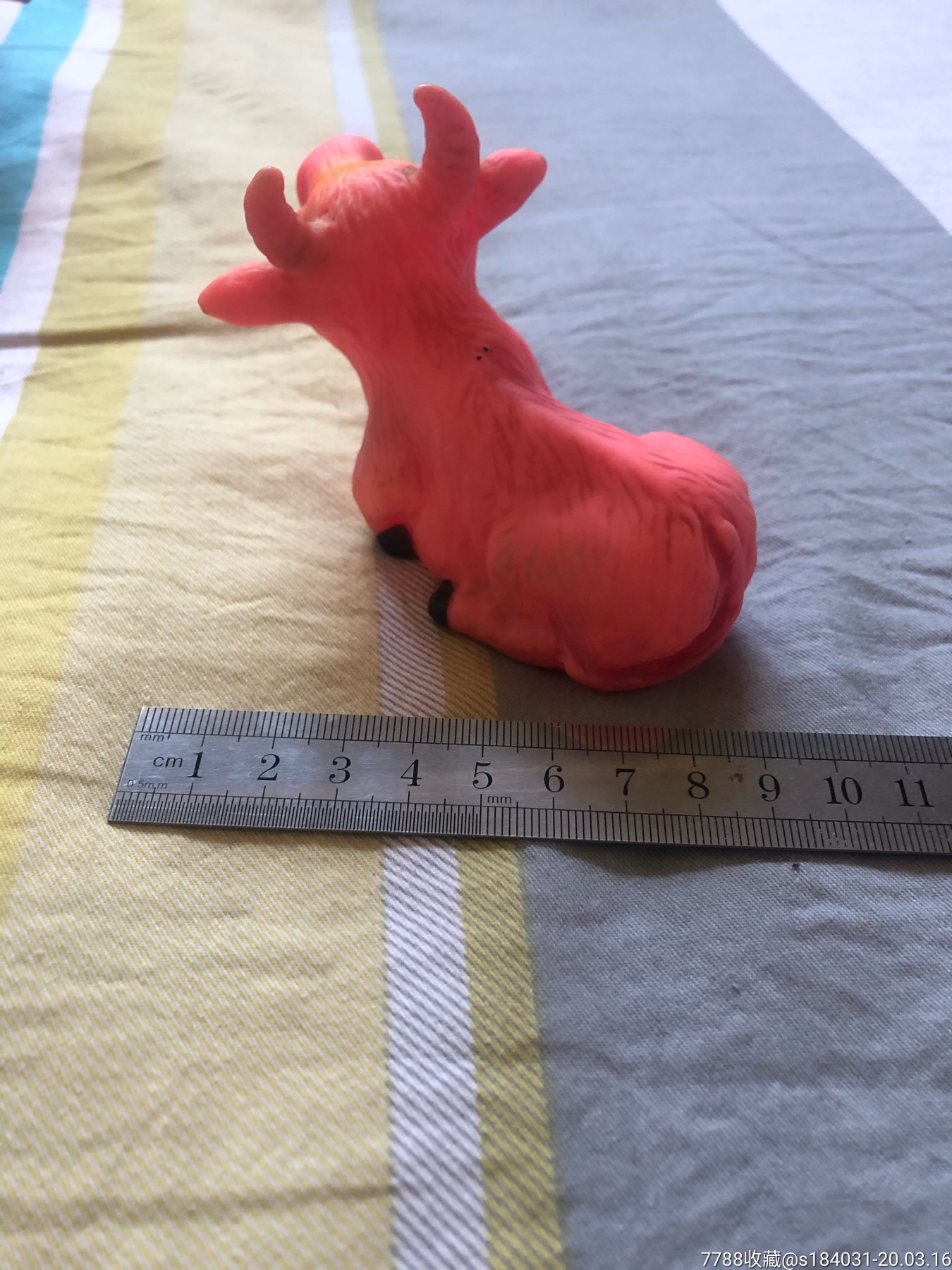 牛造型橡胶玩具