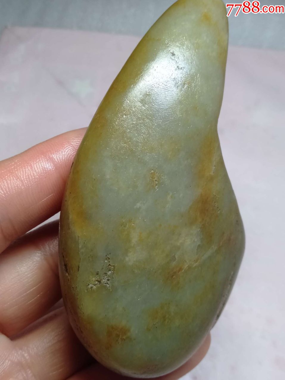 1960和田玉红沁皮细肉青玉籽料原石153克
