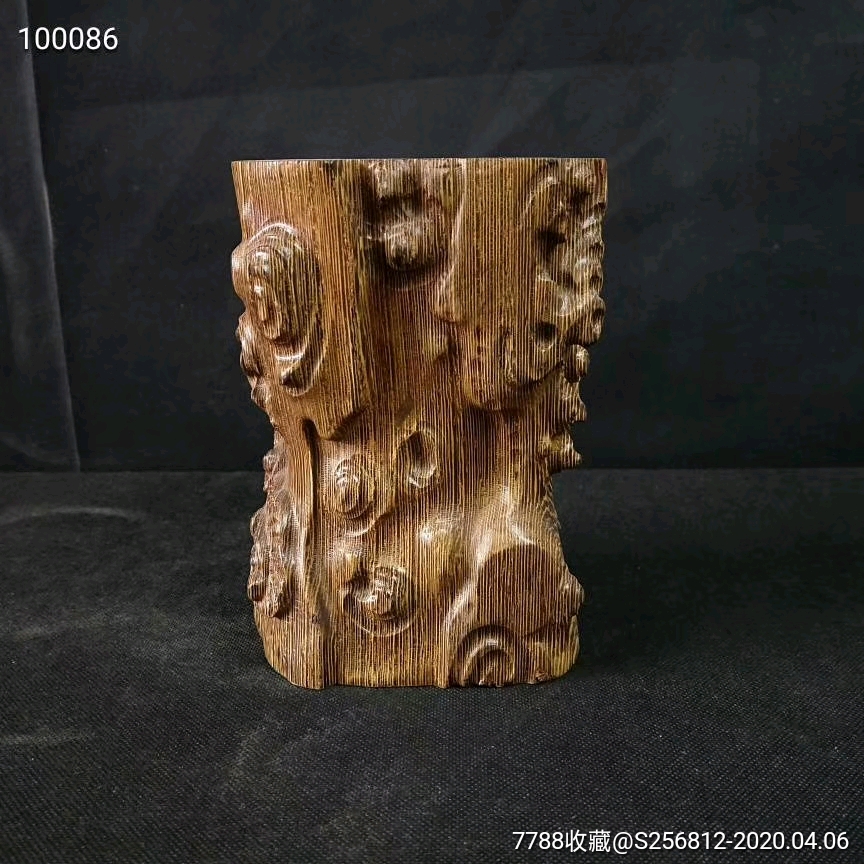 天然鸡翅木雕刻灵芝笔筒一件,一木整雕,器型独特,雕刻
