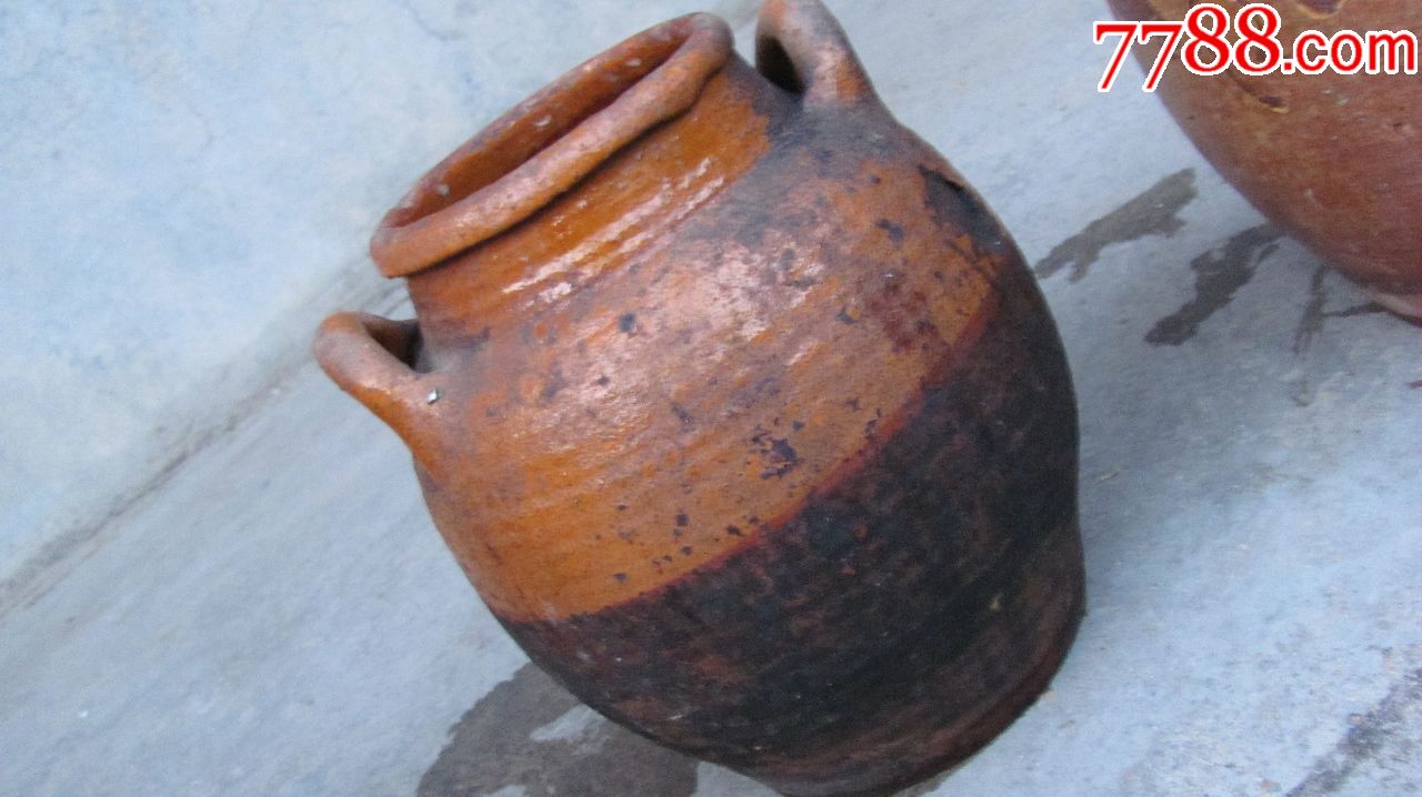 古董陶罐一个