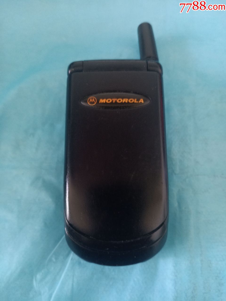 一个经典收藏motorola摩托罗拉v3688 翻盖老式手机