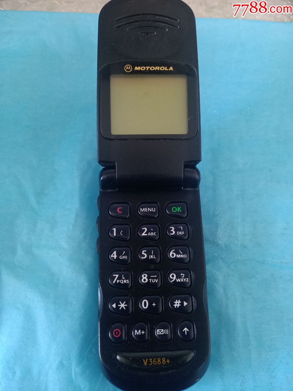 一个经典收藏motorola摩托罗拉v3688 翻盖老式手机