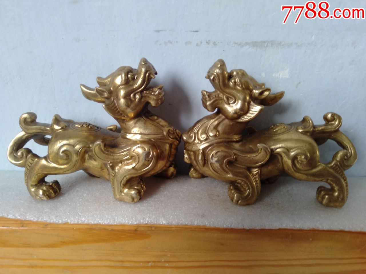 现代铜麒麟一对,包邮.