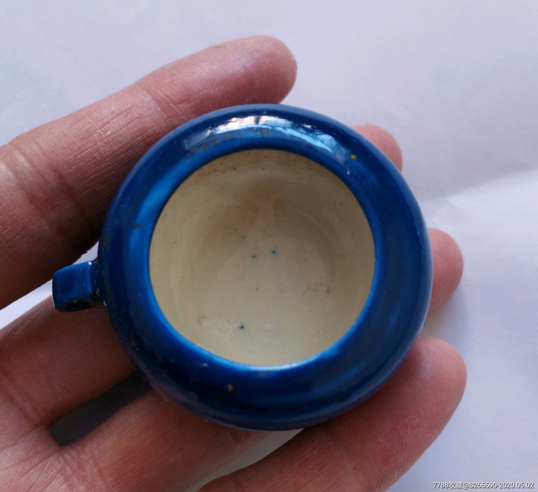 清晚民国霁蓝釉鸟食罐
