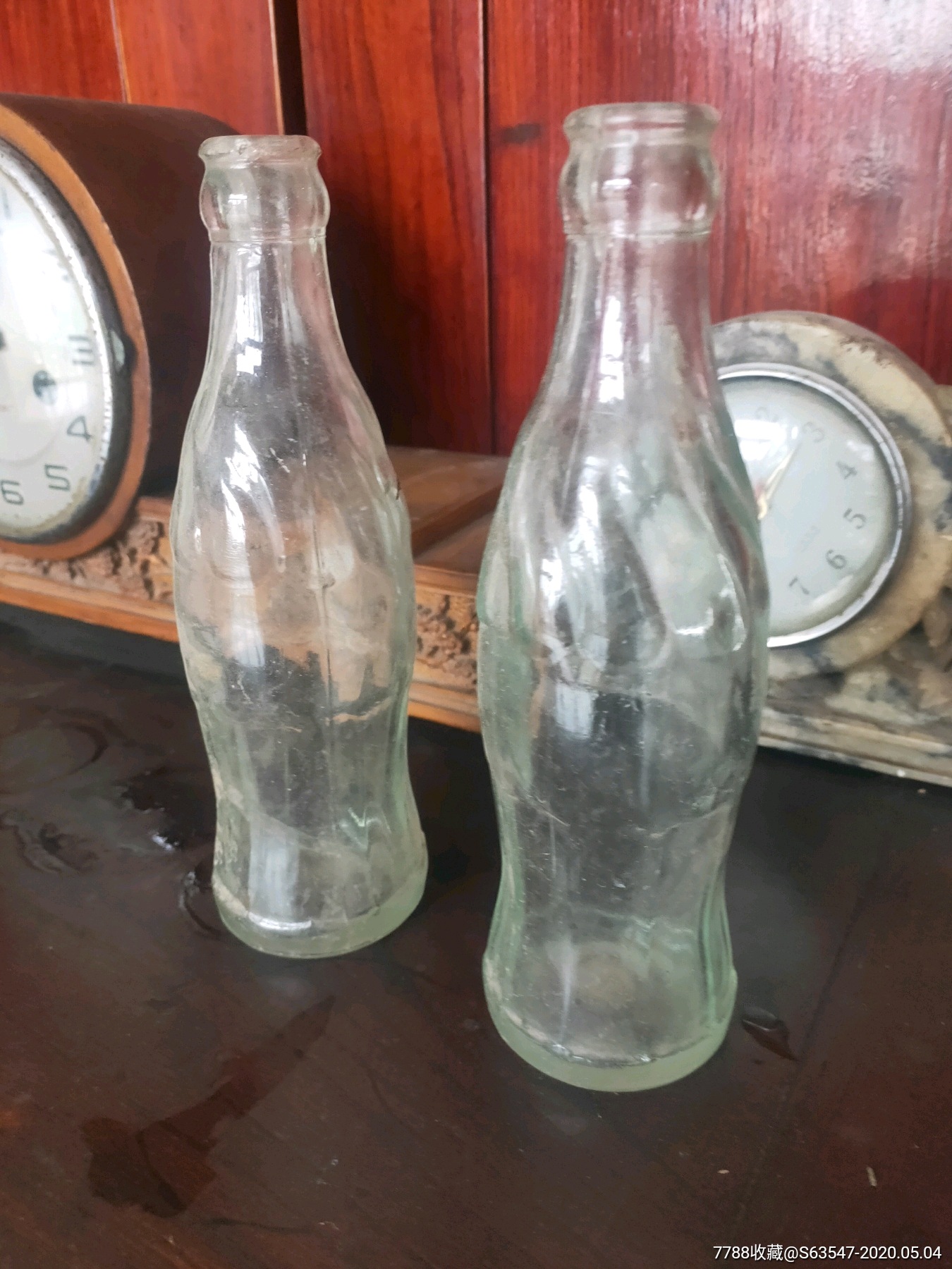 俩个80年代的汽水瓶