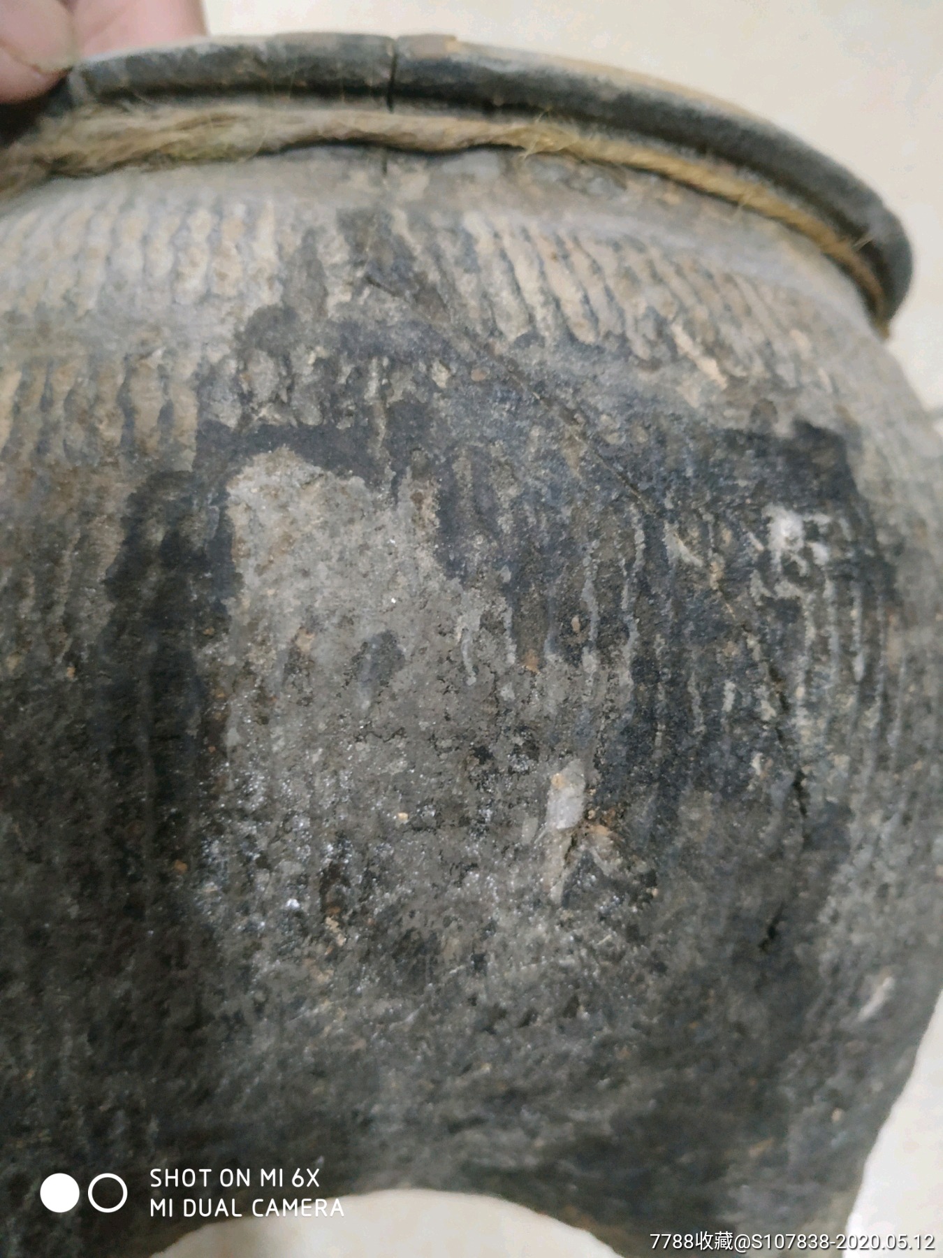 原始陶器三足绳纹黑陶罐残器