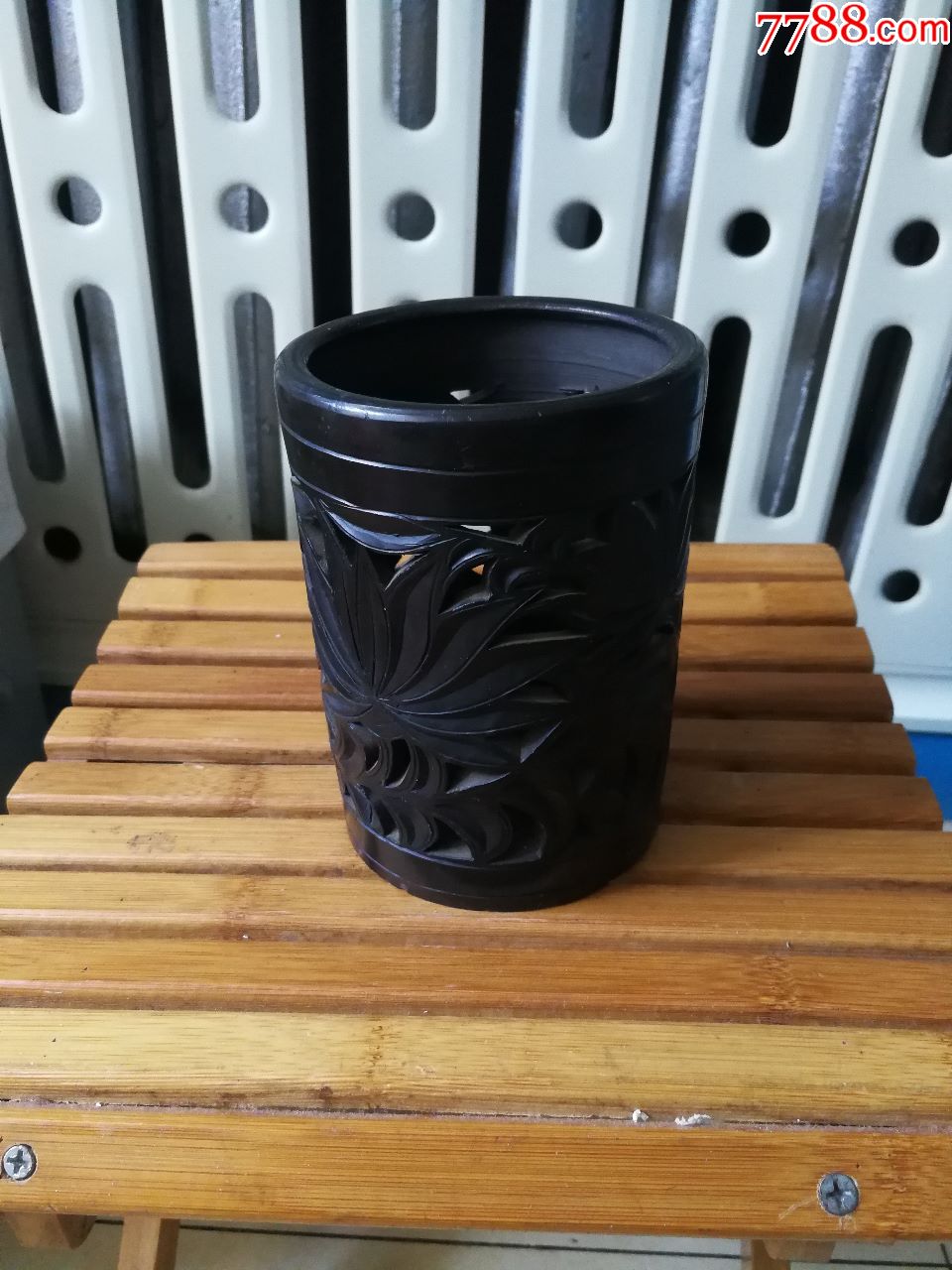 黑陶镂空笔筒