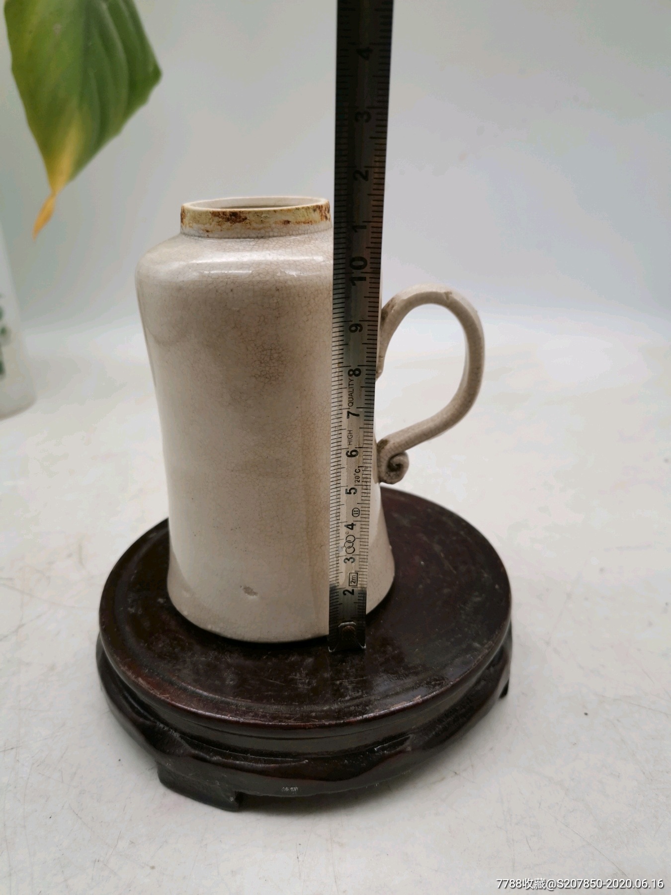 哥釉油盏灯
