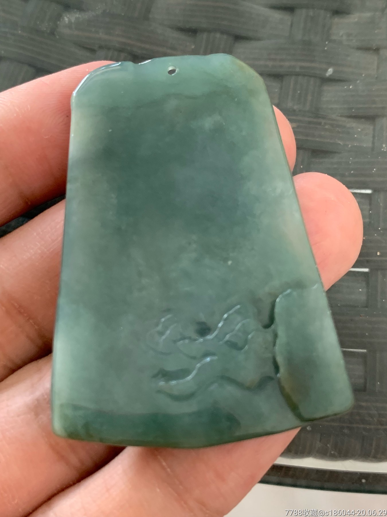 天然翡翠糯冰种油青山水吊坠
