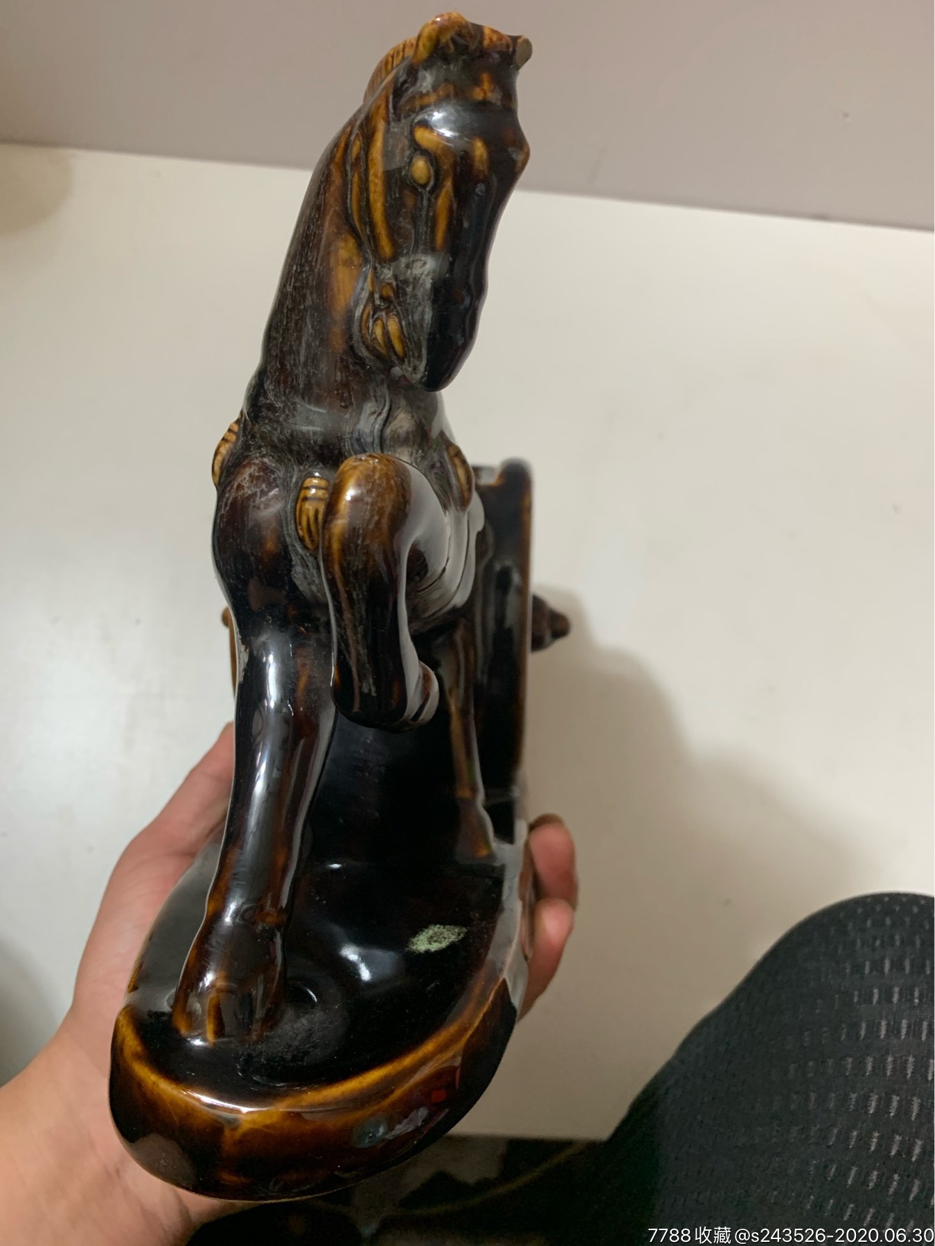 美瓷彩瓷马拉车摆件