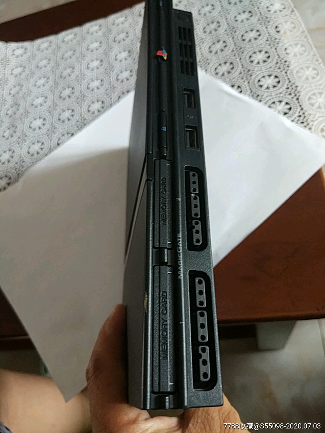 索尼ps2游戏机一台