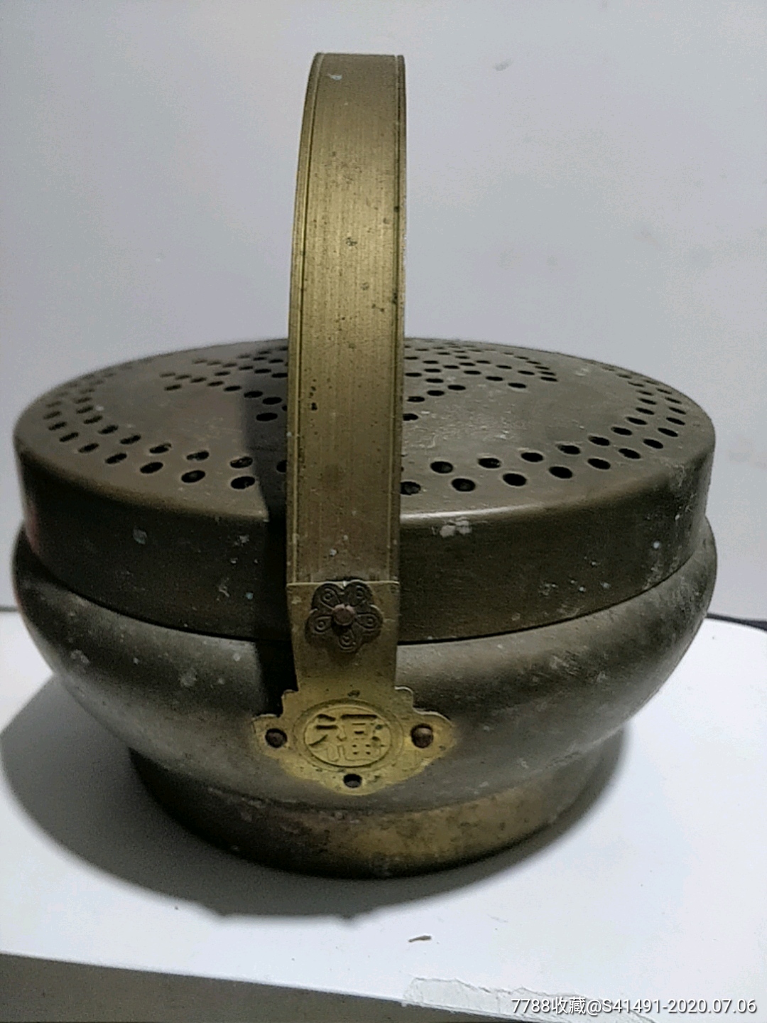 铜暖炉