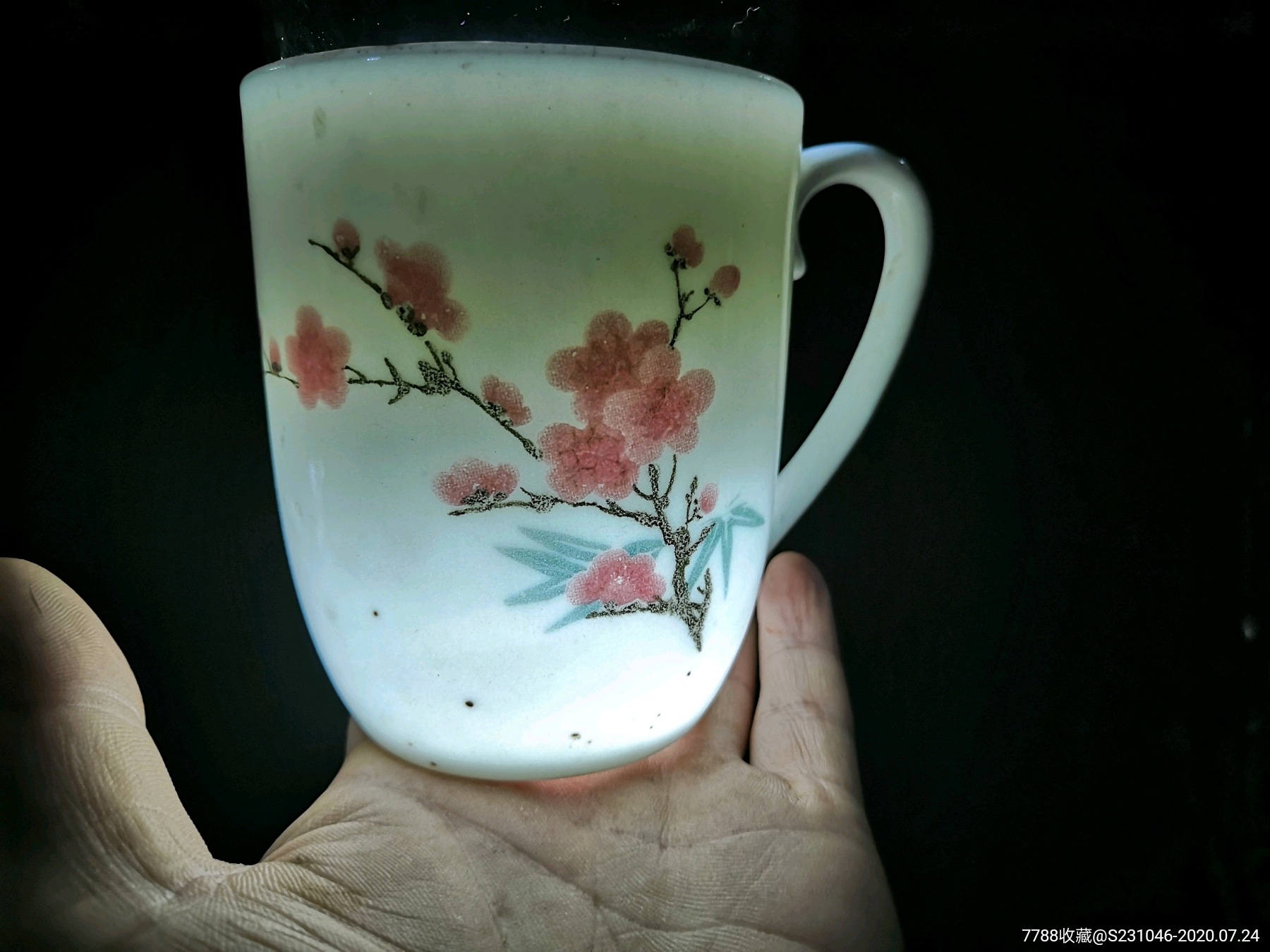 74年部所名人手绘釉中水点桃花茶杯(7501打样瓷)