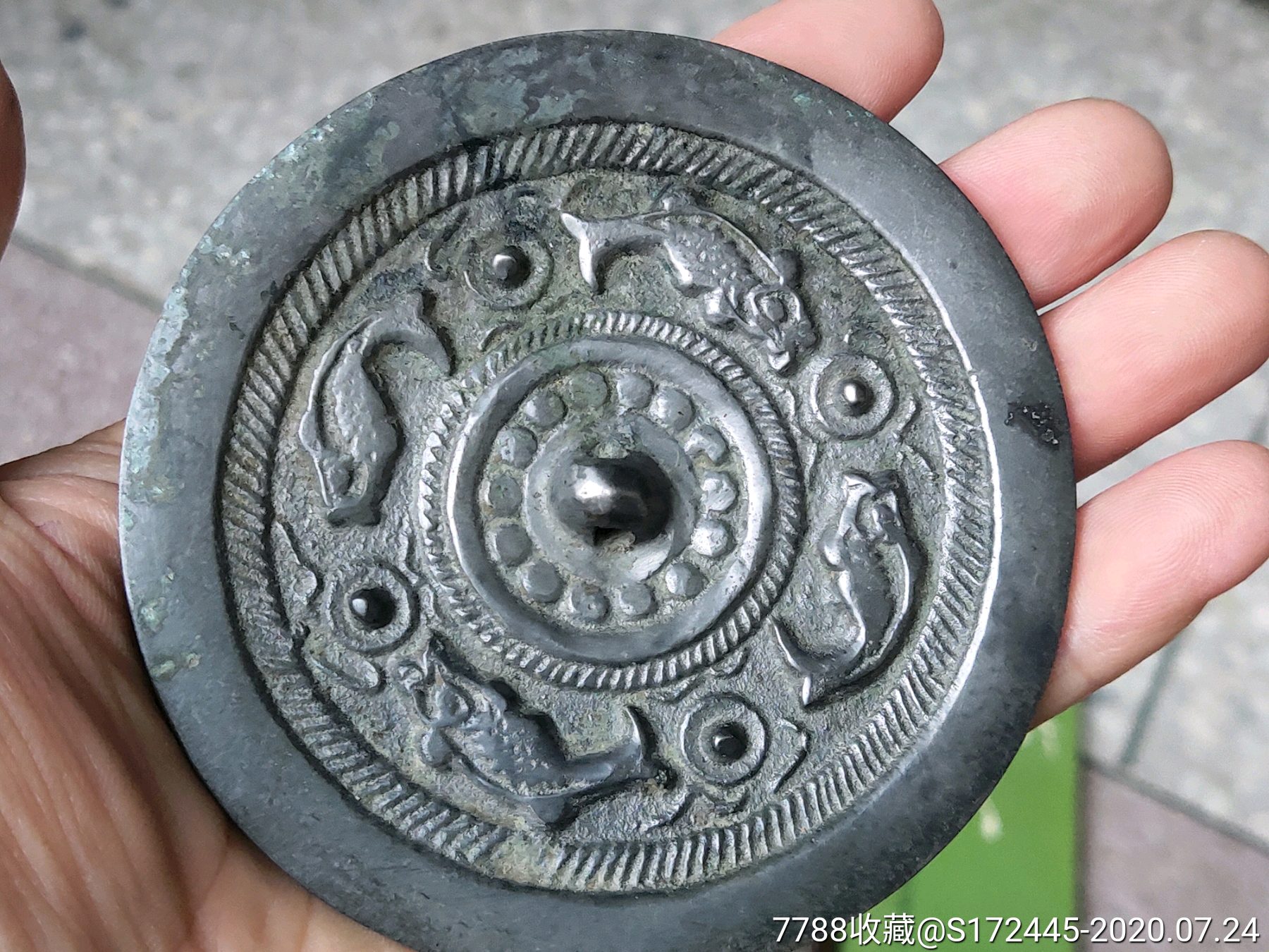 鱼纹镜